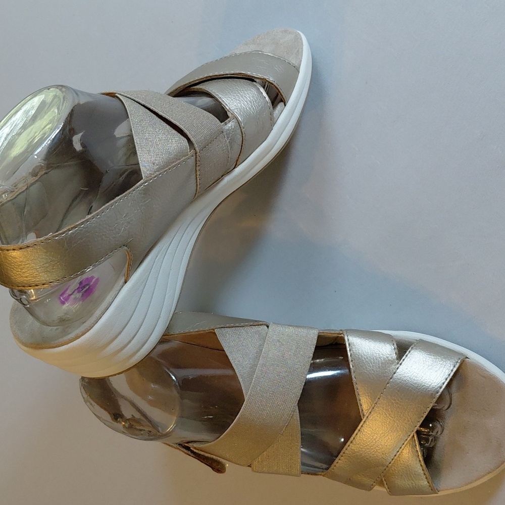 Easy Spirit Sedey Nee3 Wedge Cross Over Strap 8.5 W Wide Sandals Strapy Comfort